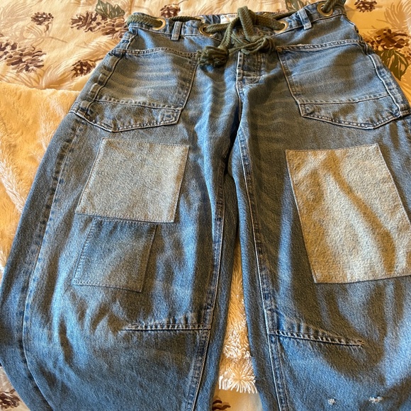 We The Free Blue barrel Jeans with Green Tie - Picture 2 of 12